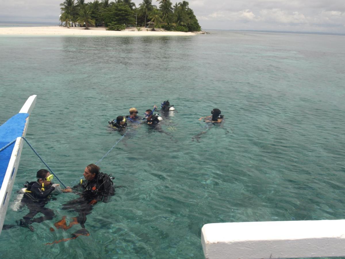 Hotel The Shark'S Tail Dive Center Daanbantayan Exterior foto