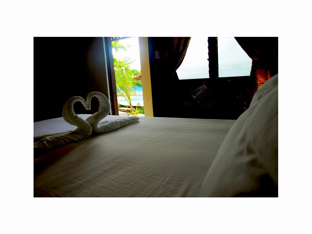 Hotel The Shark'S Tail Dive Center Daanbantayan Exterior foto